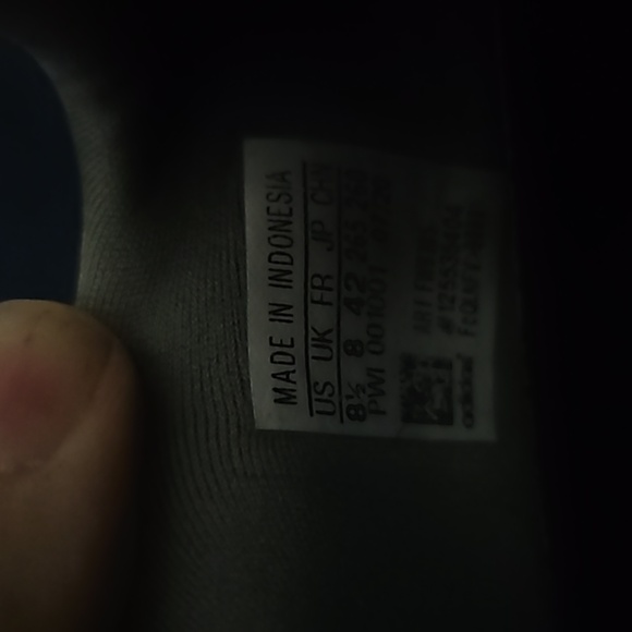 Adidas Boost running shoes - Picture 4 of 4